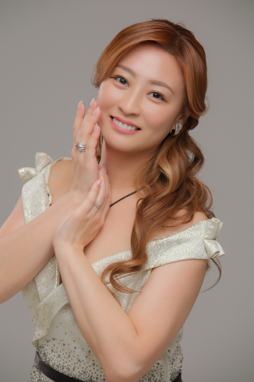 小野 友葵子